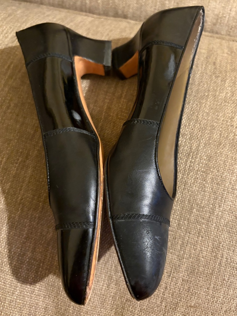Salvatore Ferragamo Black Leather Pointed-Toe Pumps with Gloss Cap - Picture 2 of 8